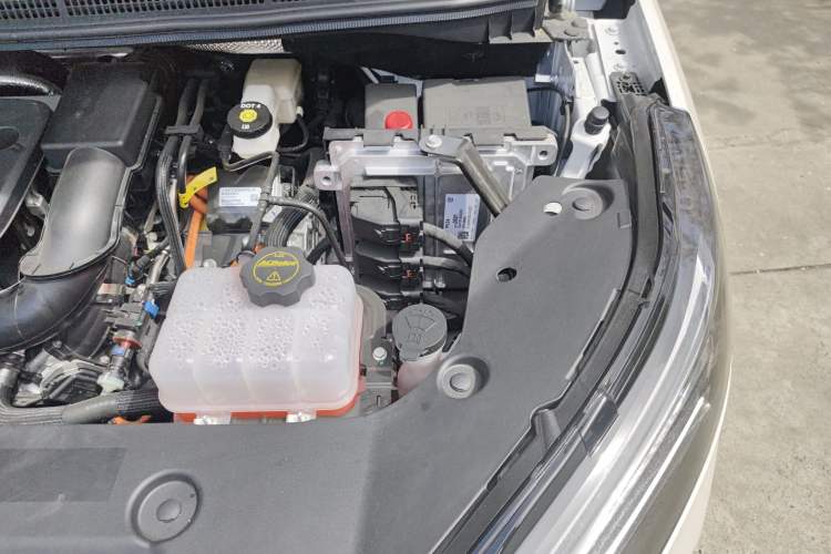 Used Buick GL8 New Energy 2025 Lu Shang Smart Enjoyment Edition 7-Seater Engine Bay Left