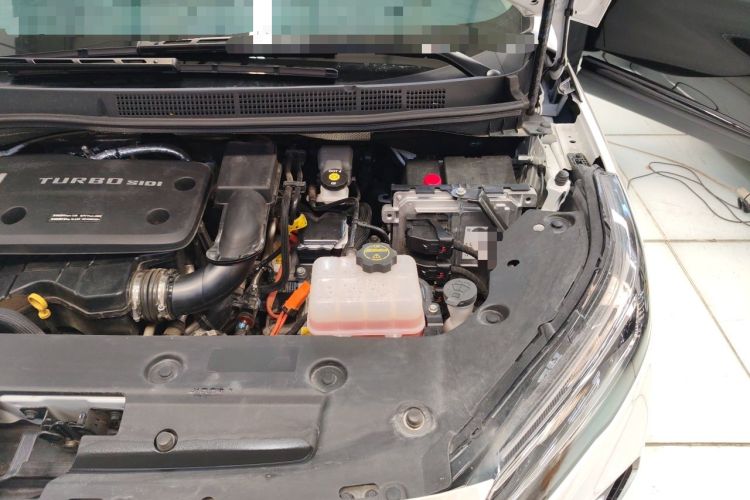 Used Buick GL8 New Energy 2025 Lushang First-Drive Edition 7-Seater Engine Bay Left