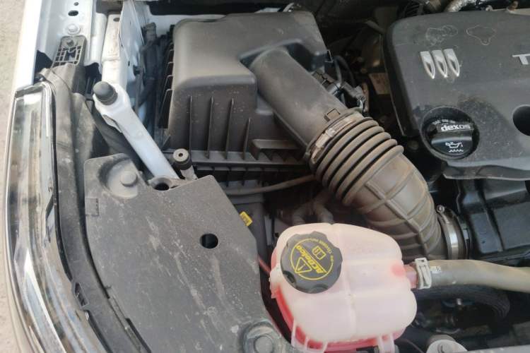 Used Buick GL8 New Energy 2025 Lu Shang Luxury Edition 7-Seater Engine Bay Right