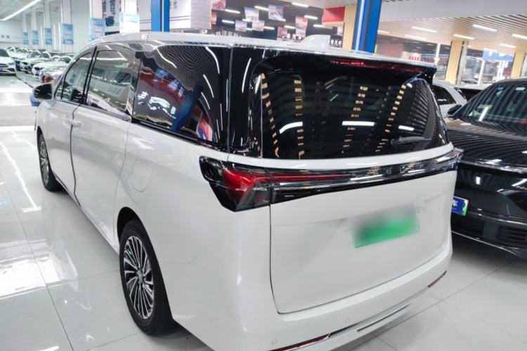 Used Buick GL8 New Energy 2025 Lu Shang Luxury Edition 7-Seater Exterior 2