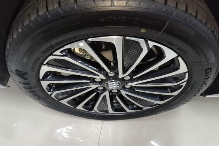 Used Buick GL8 New Energy 2025 Lu Shang Luxury Edition 7-Seater Exterior 4