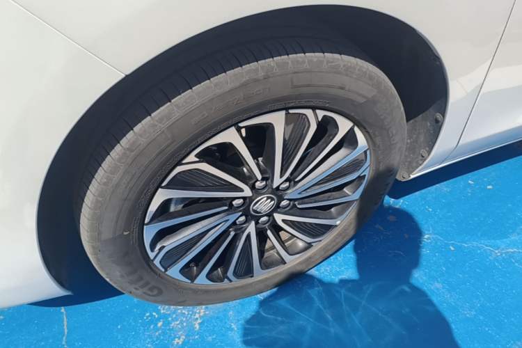 Used Buick GL8 New Energy 2025 Lu Shang Luxury Edition 7-Seater Exterior 4