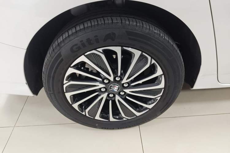 Used Buick GL8 New Energy 2025 Lushang First-Drive Edition 7-Seater Exterior 5