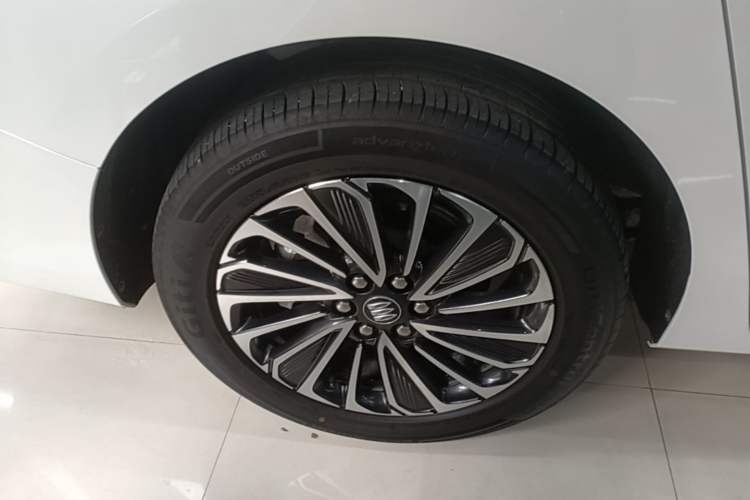 Used Buick GL8 New Energy 2025 Lu Shang Luxury Edition 7-Seater Exterior 5