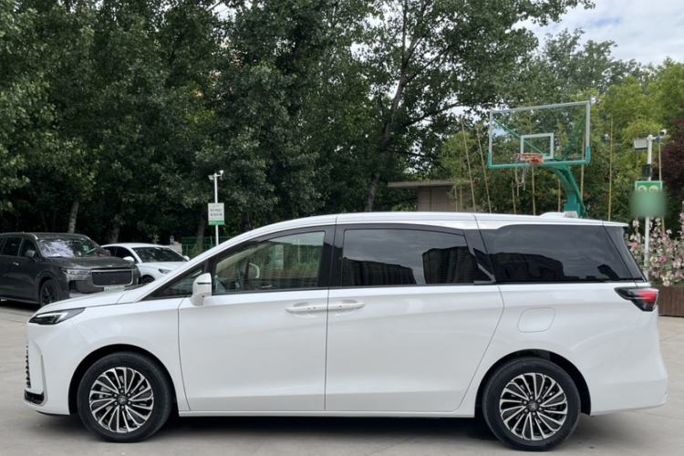 Used Buick GL8 New Energy 2025 Lu Shang Luxury Edition 7-Seater Exterior 9