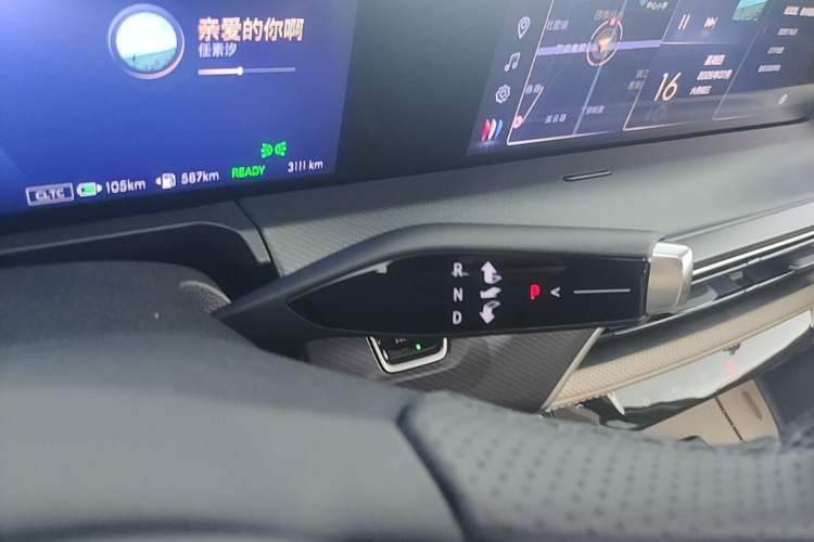 Used Buick GL8 New Energy 2025 Lu Shang Luxury Edition 7-Seater Gear Lever
