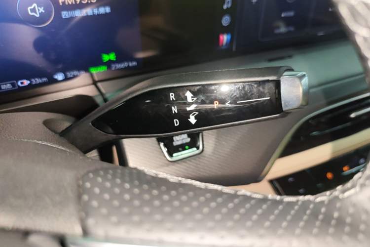 Used Buick GL8 New Energy 2025 Lu Shang Smart Enjoyment Edition 7-Seater Gear Lever
