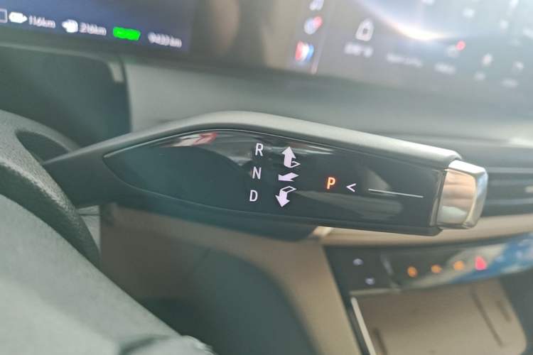 Used Buick GL8 New Energy 2025 Lu Shang Luxury Edition 7-Seater Gear Lever