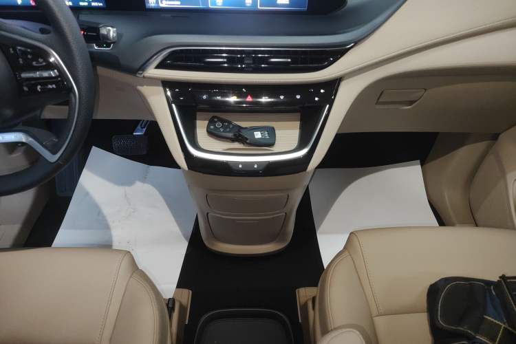 Used Buick GL8 New Energy 2025 Lu Shang Smart Enjoyment Edition 7-Seater Gear Lever