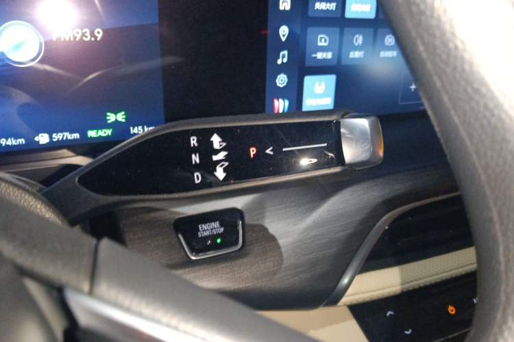 Used Buick GL8 New Energy 2025 Lushang First-Drive Edition 7-Seater Gear Lever