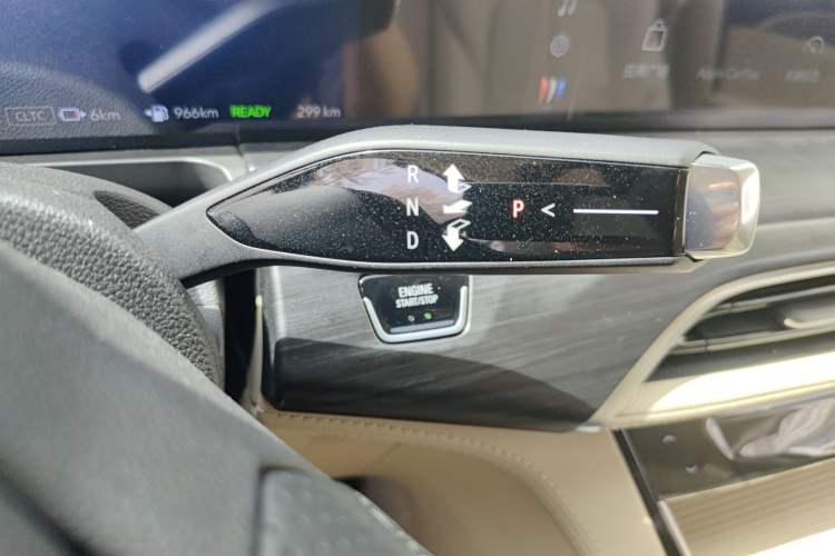 Used Buick GL8 New Energy 2025 Lu Shang Smart Enjoyment Edition 7-Seater Gear Lever