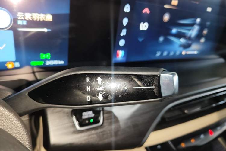 Used Buick GL8 New Energy 2025 Lu Shang Luxury Edition 7-Seater Gear Lever