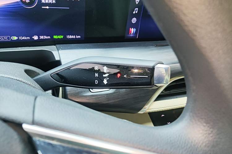 Used Buick GL8 New Energy 2025 Lushang First-Drive Edition 7-Seater Gear Lever