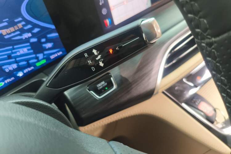Used Buick GL8 New Energy 2025 Lu Shang Smart Enjoyment Edition 7-Seater Gear Lever