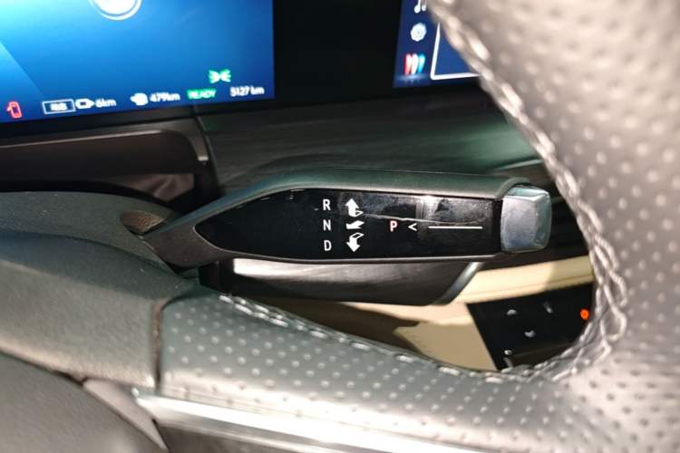 Used Buick GL8 New Energy 2025 Lu Shang Smart Enjoyment Edition 7-Seater Gear Lever