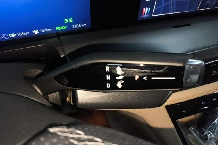 Used Buick GL8 New Energy 2025 Lu Shang Luxury Edition 7-Seater Gear Lever