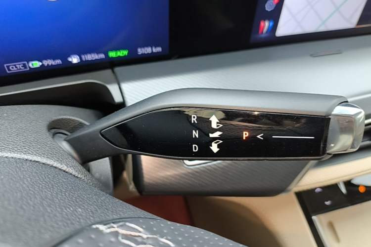 Used Buick GL8 New Energy 2025 Lu Shang Luxury Edition 7-Seater Gear Lever