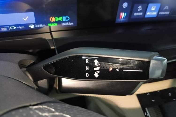 Used Buick GL8 New Energy 2025 Lu Shang Smart Enjoyment Edition 7-Seater Gear Lever