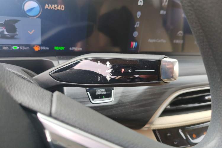 Used Buick GL8 New Energy 2025 Lushang First-Drive Edition 7-Seater Gear Lever