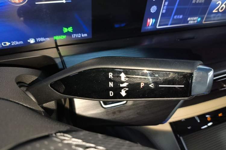Used Buick GL8 New Energy 2025 Lu Shang Smart Enjoyment Edition 7-Seater Gear Lever