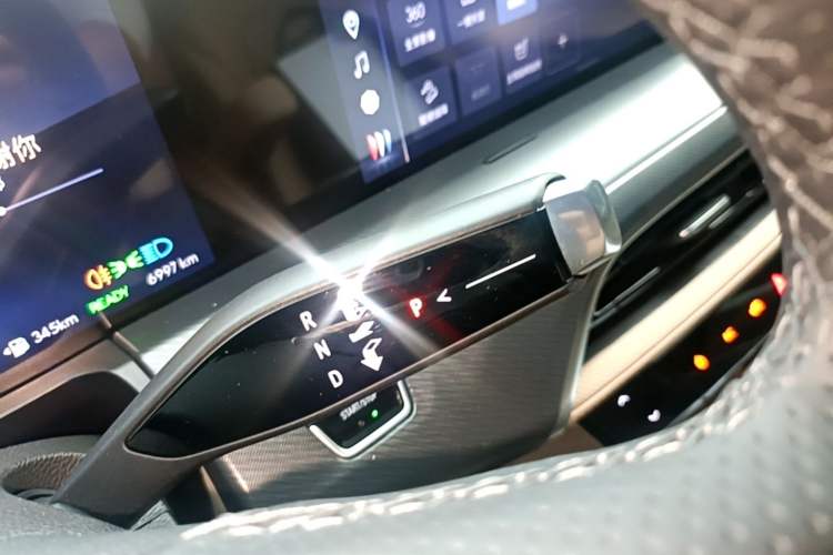 Used Buick GL8 New Energy 2025 Lu Shang Luxury Edition 7-Seater Gear Lever