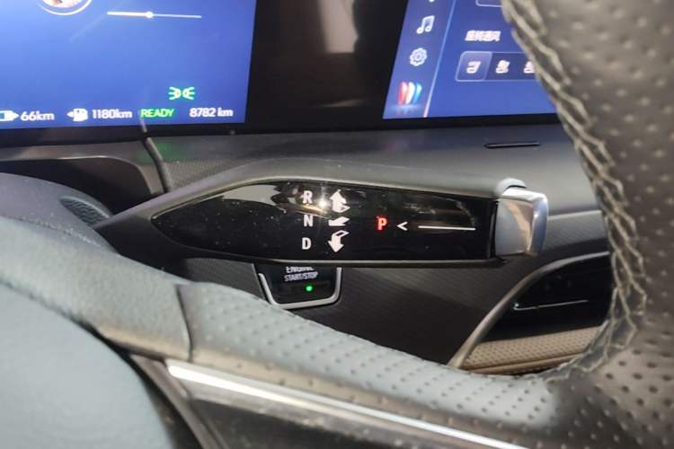 Used Buick GL8 New Energy 2025 Lu Shang Luxury Edition 7-Seater Gear Lever