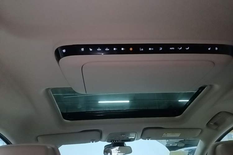 Used Buick GL8 New Energy 2025 Lu Shang Luxury Edition 7-Seater Headliner