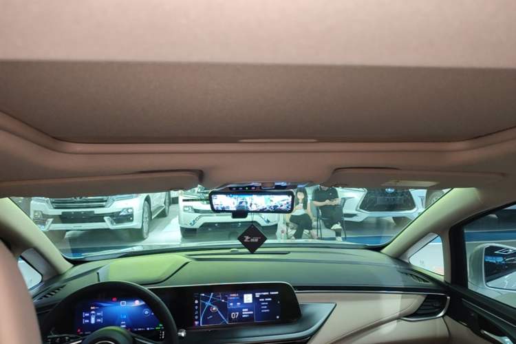 Used Buick GL8 New Energy 2025 Lu Shang Smart Enjoyment Edition 7-Seater Headliner