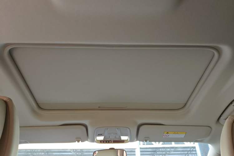 Used Buick GL8 New Energy 2025 Lushang First-Drive Edition 7-Seater Headliner