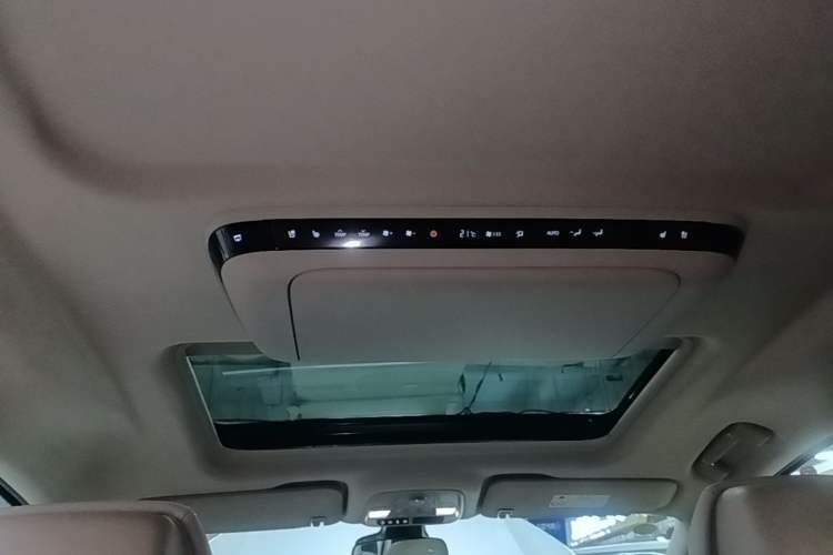 Used Buick GL8 New Energy 2025 Lu Shang Luxury Edition 7-Seater Headliner