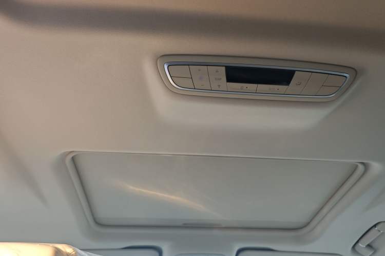 Used Buick GL8 New Energy 2025 Lushang First-Drive Edition 7-Seater Headliner
