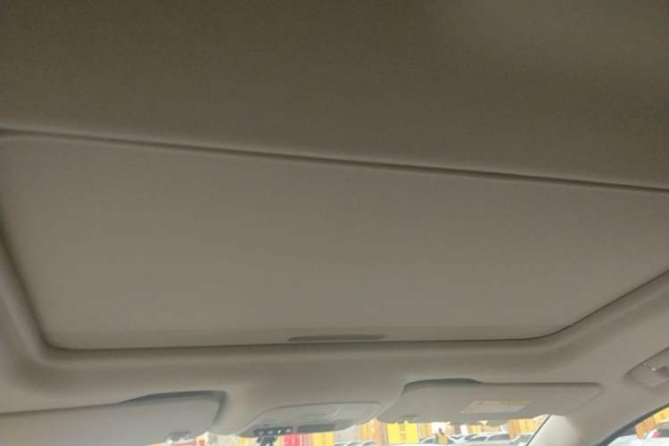 Used Buick GL8 New Energy 2025 Lushang First-Drive Edition 7-Seater Headliner