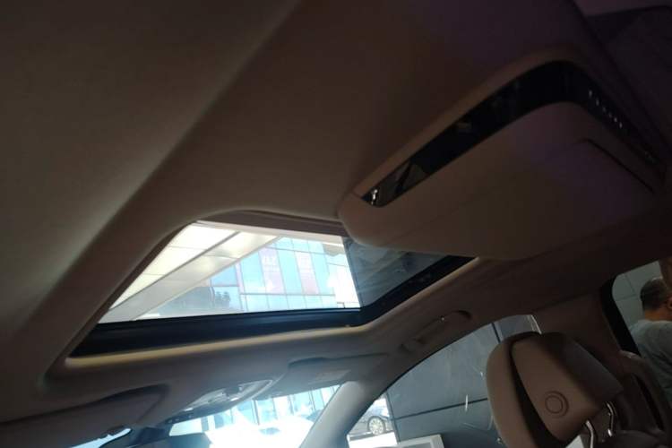 Used Buick GL8 New Energy 2025 Lu Shang Luxury Edition 7-Seater Headliner