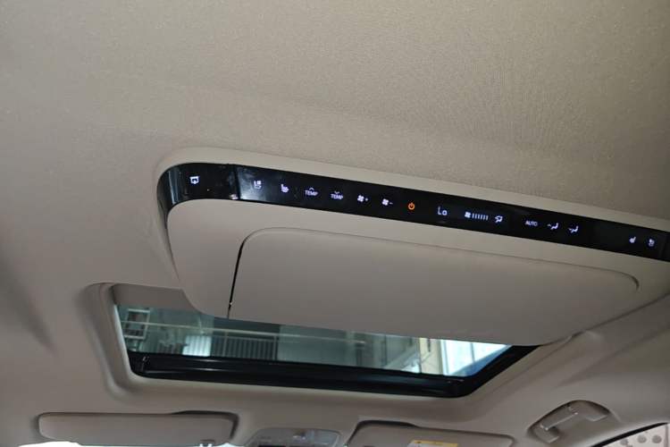 Used Buick GL8 New Energy 2025 Lu Shang Luxury Edition 7-Seater Headliner