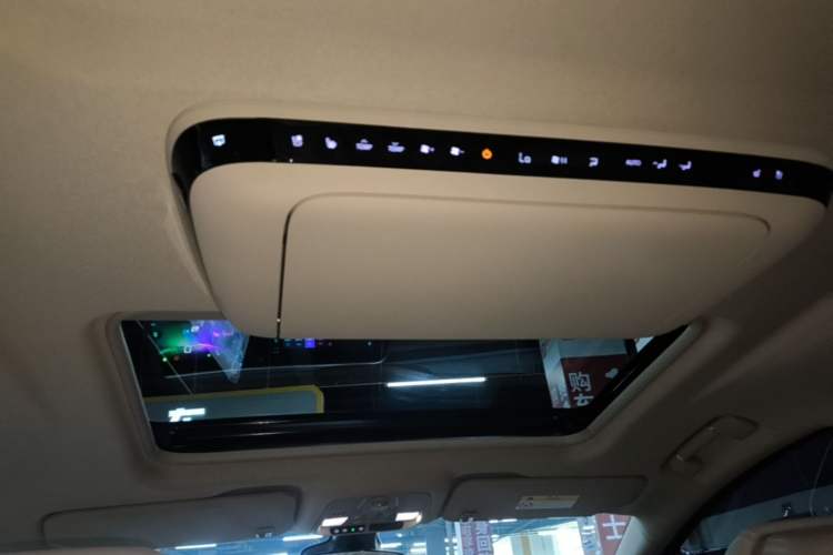 Used Buick GL8 New Energy 2025 Lu Shang Luxury Edition 7-Seater Headliner
