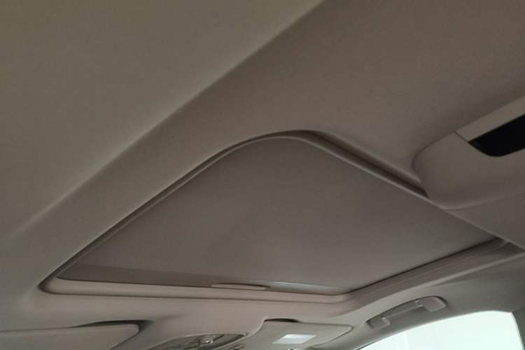 Used Buick GL8 New Energy 2025 Lu Shang Luxury Edition 7-Seater Headliner