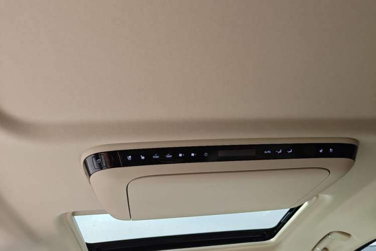 Used Buick GL8 New Energy 2025 Lu Shang Luxury Edition 7-Seater Headliner