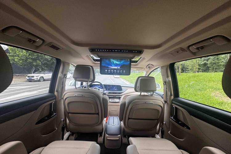 Used Buick GL8 New Energy 2025 Lu Shang Luxury Edition 7-Seater Headliner