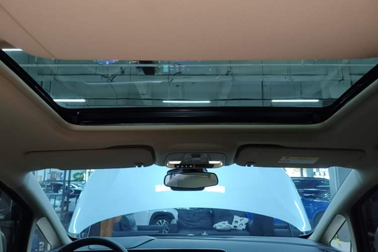 Used Buick GL8 New Energy 2025 Lu Shang Luxury Edition 7-Seater Headliner