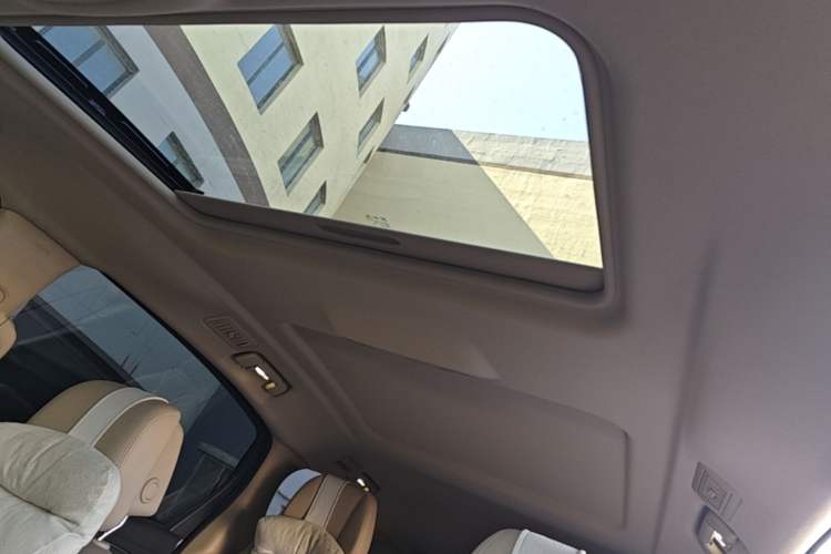 Used Buick GL8 New Energy 2025 Lu Shang Smart Enjoyment Edition 7-Seater Headliner