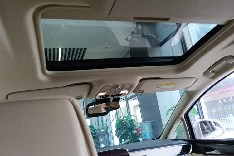 Used Buick GL8 New Energy 2025 Lu Shang Luxury Edition 7-Seater Headliner