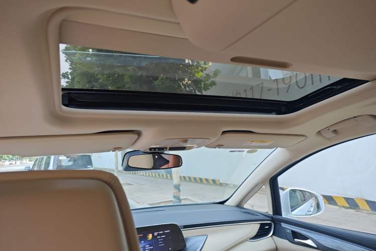 Used Buick GL8 New Energy 2025 Lu Shang Luxury Edition 7-Seater Headliner