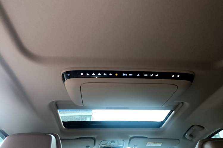 Used Buick GL8 New Energy 2025 Lu Shang Luxury Edition 7-Seater Headliner