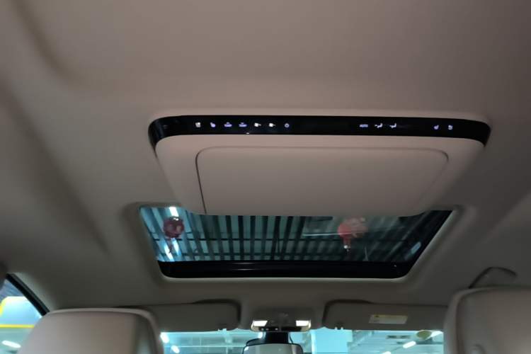 Used Buick GL8 New Energy 2025 Lu Shang Luxury Edition 7-Seater Headliner