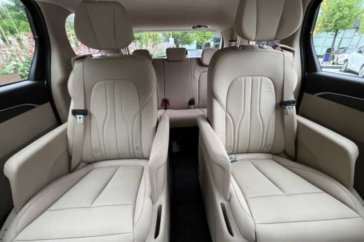 Used Buick GL8 New Energy 2025 Lu Shang Luxury Edition 7-Seater Interior 1