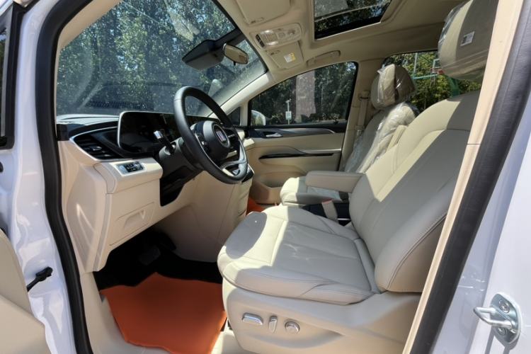 Used Buick GL8 New Energy 2025 Lu Shang Smart Enjoyment Edition 7-Seater Interior 1