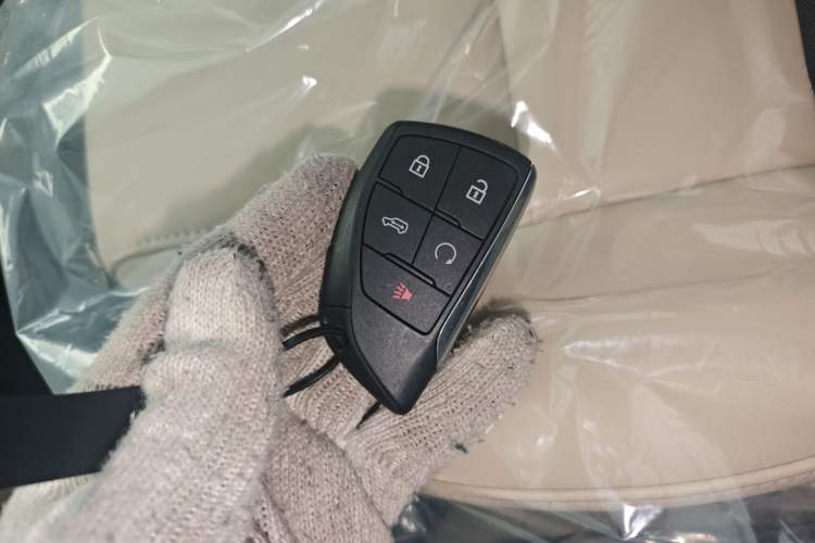 Used Buick GL8 New Energy 2025 Lushang First-Drive Edition 7-Seater Interior 1