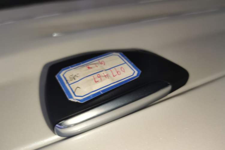 Used Buick GL8 New Energy 2025 Lushang First-Drive Edition 7-Seater Interior 1