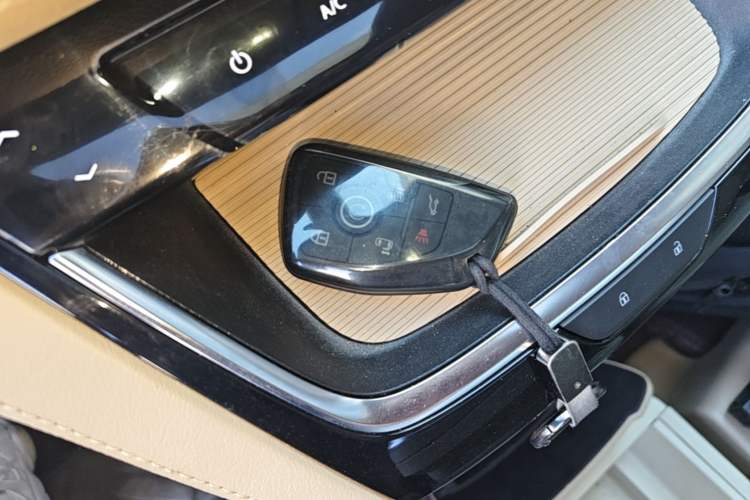 Used Buick GL8 New Energy 2025 Lu Shang Smart Enjoyment Edition 7-Seater Interior 1