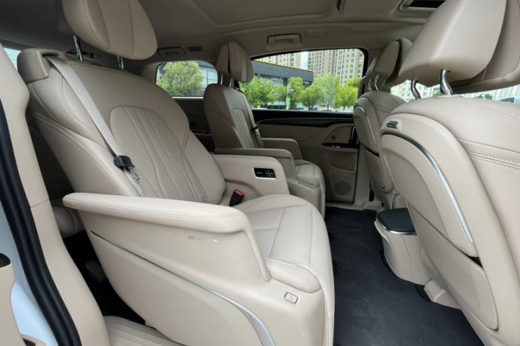Used Buick GL8 New Energy 2025 Lu Shang Luxury Edition 7-Seater Interior 11